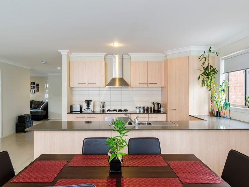 4 Kellerman Drive, Point Cook VIC 3030