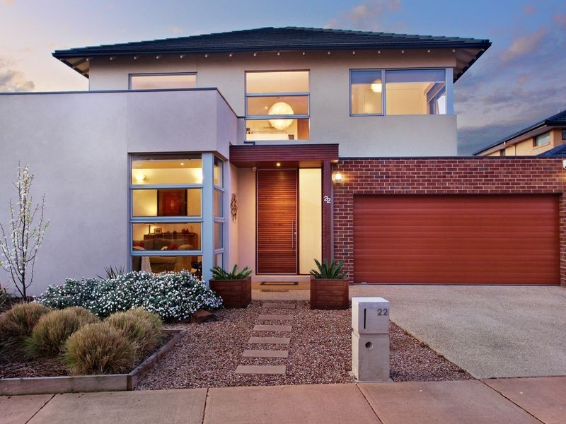 22 North Shore Drive, Sanctuary Lakes VIC 3030