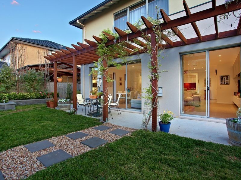 22 North Shore Drive, Sanctuary Lakes VIC 3030