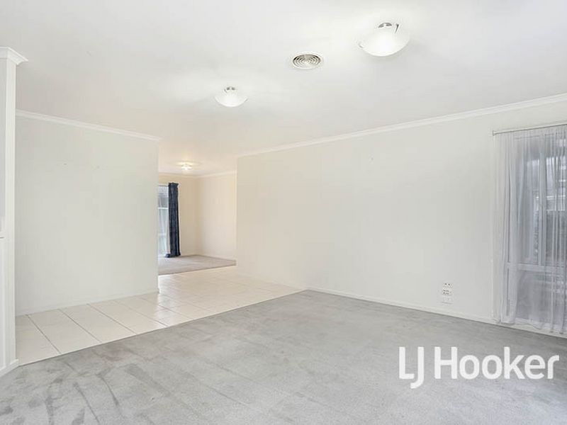 24 Dalkeith Drive, Point Cook VIC 3030