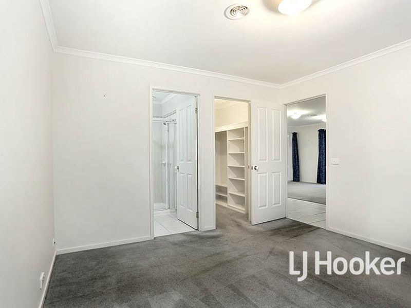24 Dalkeith Drive, Point Cook VIC 3030