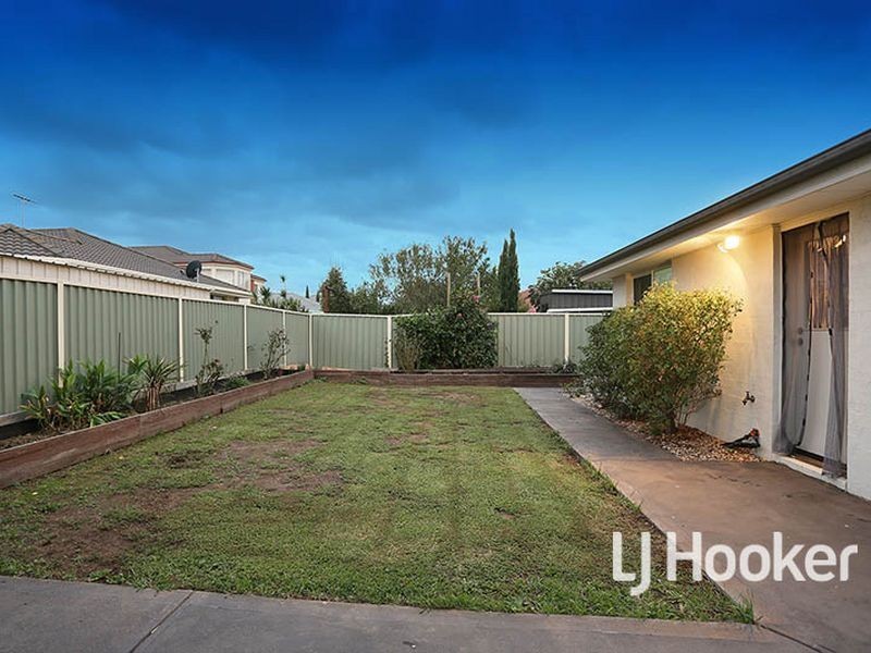 24 Dalkeith Drive, Point Cook VIC 3030