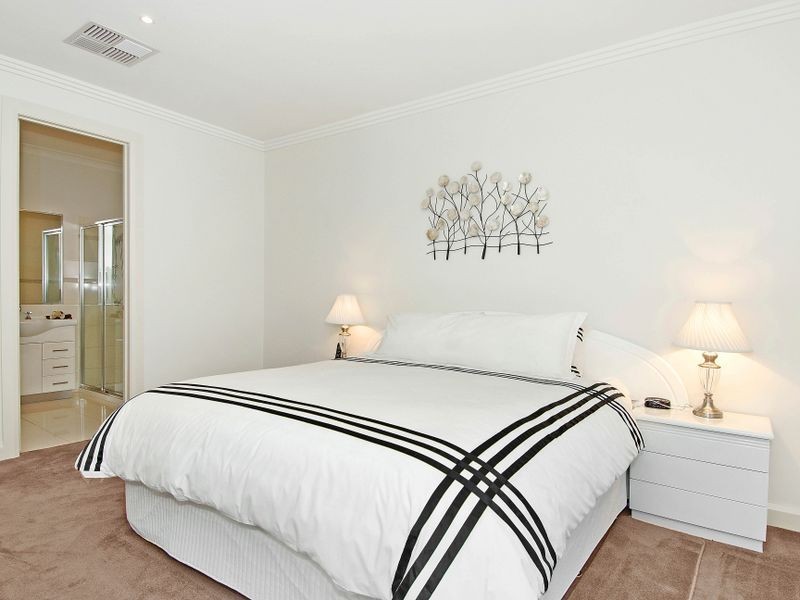 7 Hibiscus Crescent, Point Cook VIC 3030