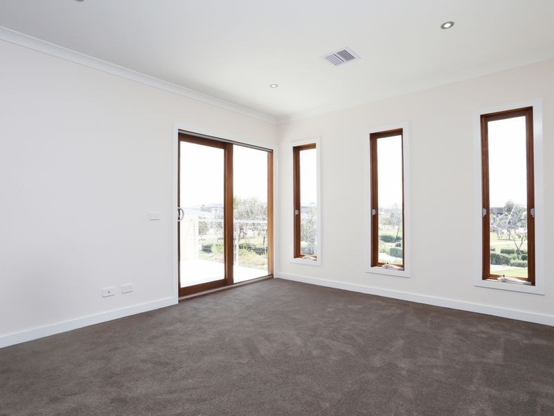 3 Christo Walk, Point Cook VIC 3030