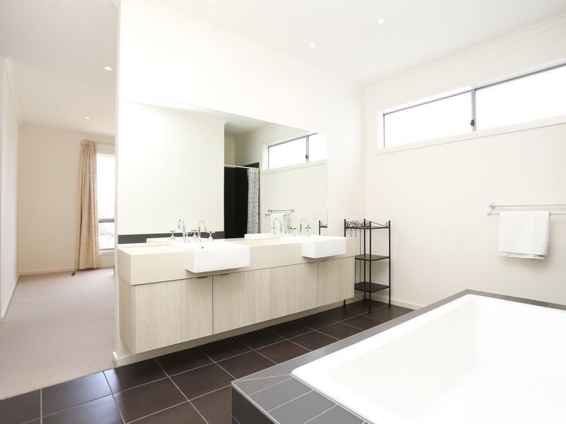 7 Earth Street, Point Cook VIC 3030