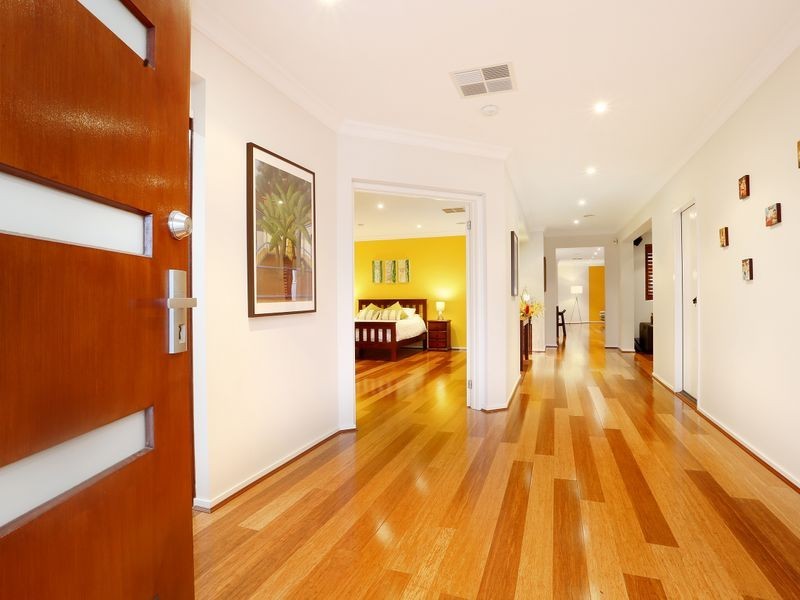 4 Tiarella Street, Point Cook VIC 3030