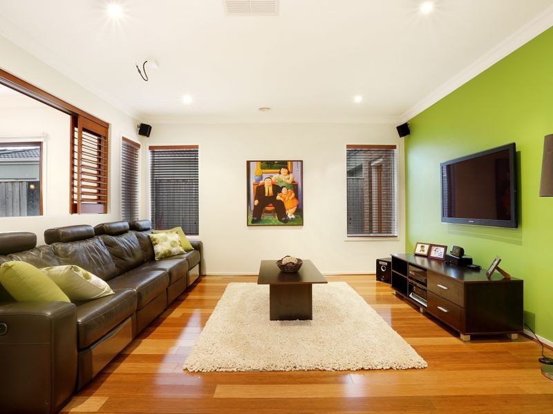 4 Tiarella Street, Point Cook VIC 3030