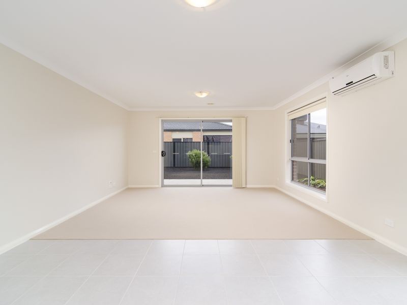 5 Elegante Road, Point Cook VIC 3030