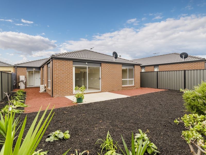 5 Elegante Road, Point Cook VIC 3030