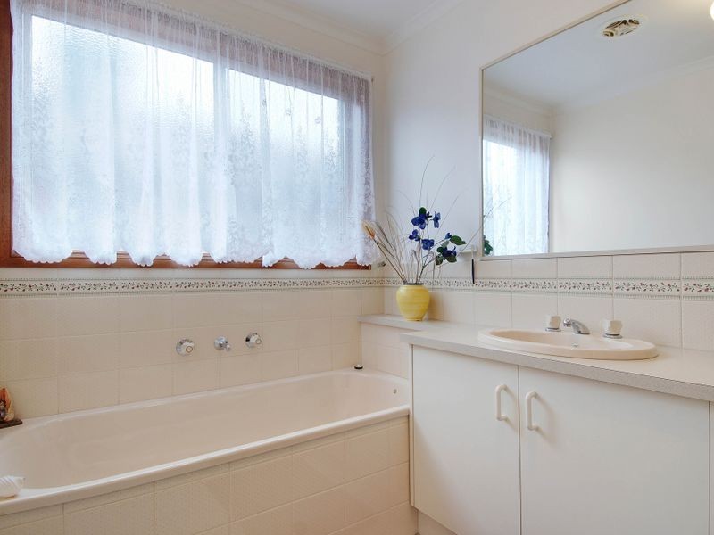 212 Merton Street, Altona Meadows VIC 3028