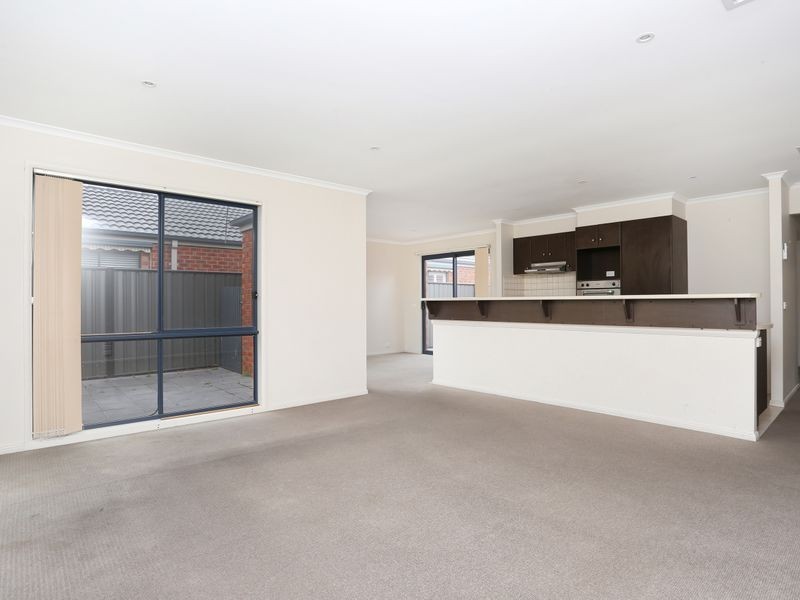 9 Lindsay Gardens, Point Cook VIC 3030