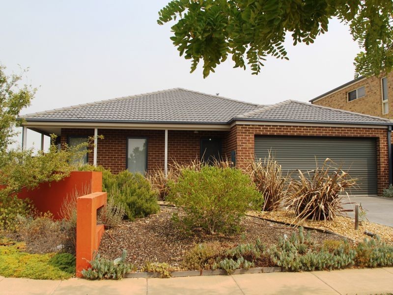 1 Bronhill Vista, Point Cook VIC 3030