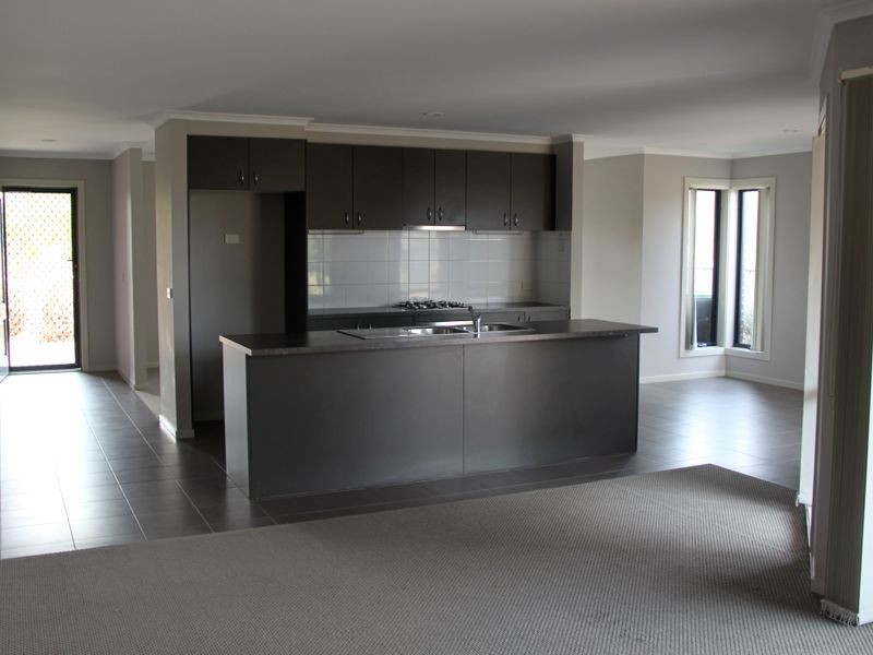 1 Bronhill Vista, Point Cook VIC 3030