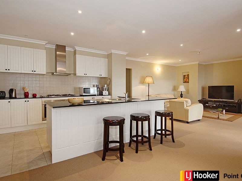 21 Beaurepaire Drive, Point Cook VIC 3030