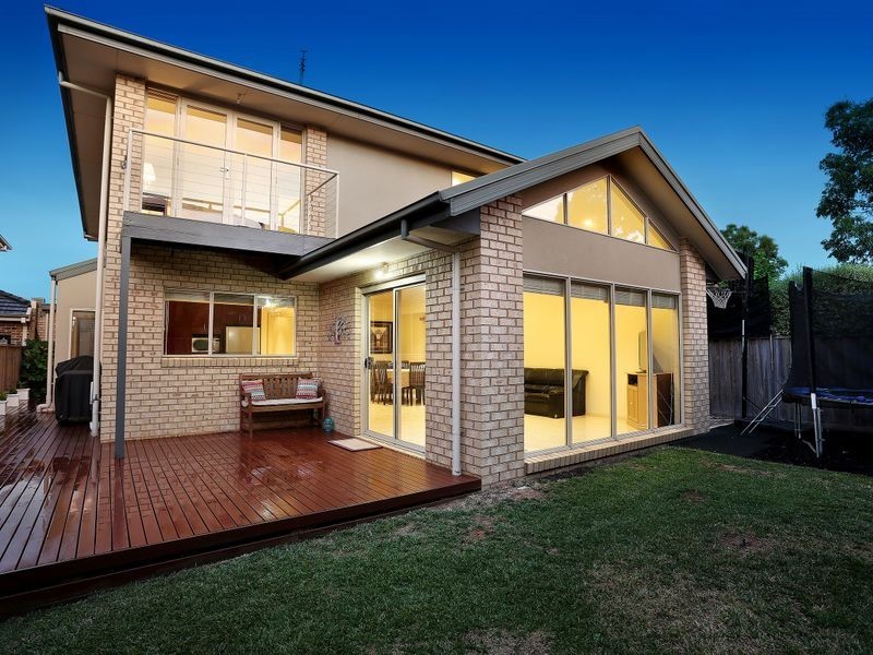 8 The Esplanade, Sanctuary Lakes VIC 3030