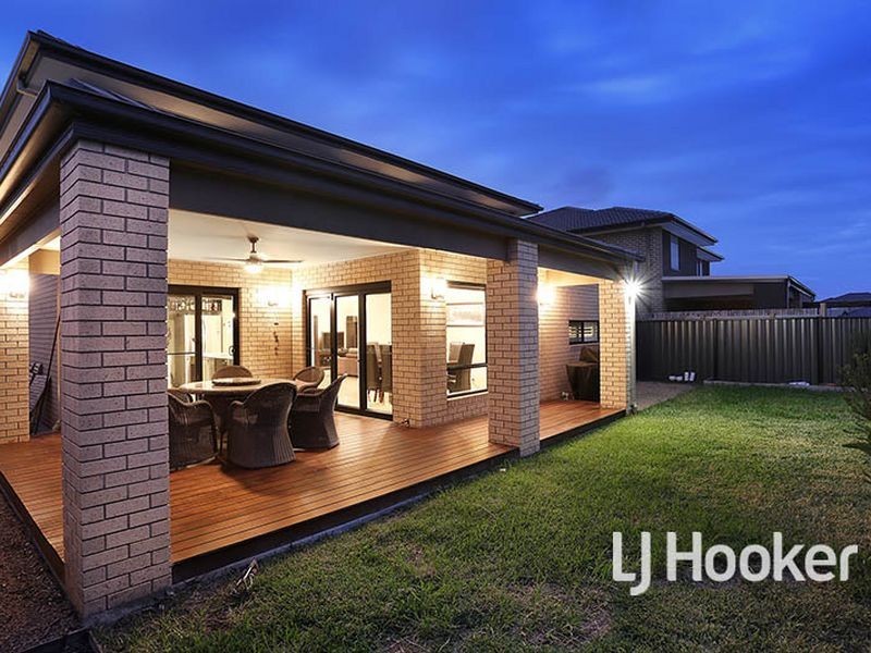 105 Tom Roberts Parade, Point Cook VIC 3030