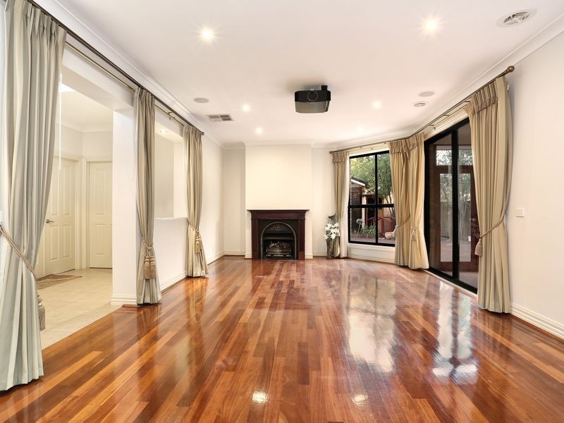 3 The Point, Sanctuary Lakes VIC 3030
