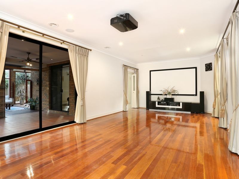 3 The Point, Sanctuary Lakes VIC 3030