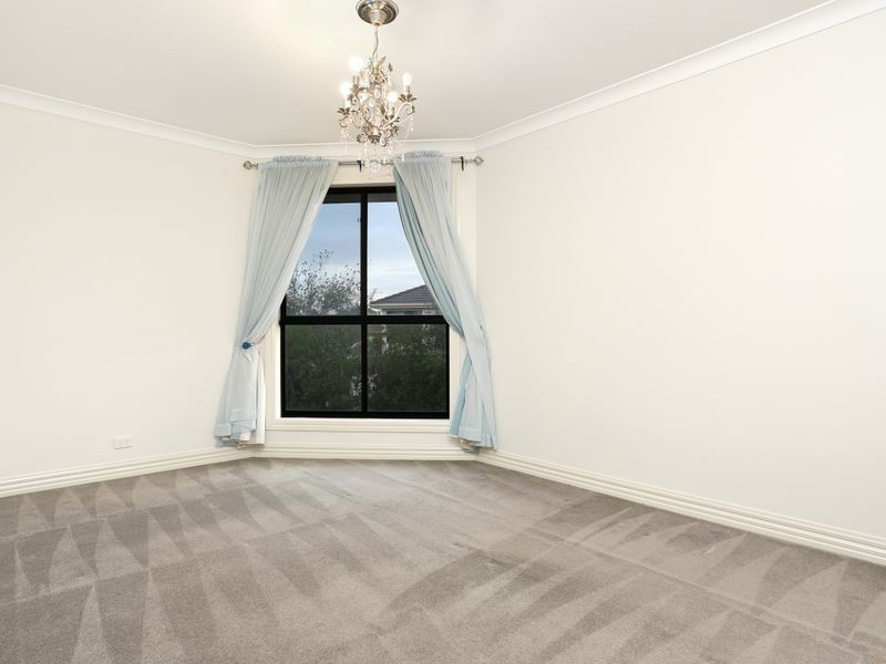 3 The Point, Sanctuary Lakes VIC 3030