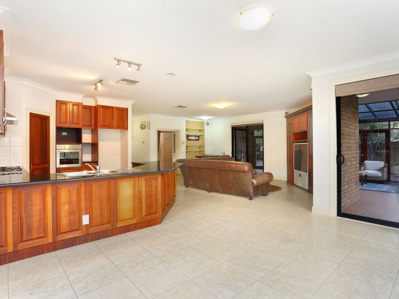 3 The Point, Sanctuary Lakes VIC 3030