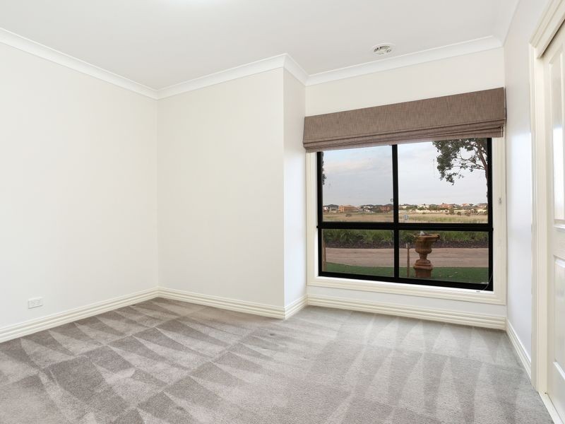 3 The Point, Sanctuary Lakes VIC 3030