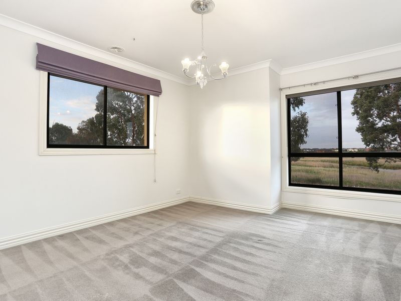 3 The Point, Sanctuary Lakes VIC 3030