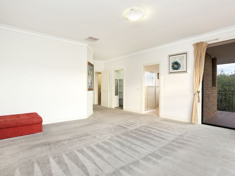 3 The Point, Sanctuary Lakes VIC 3030