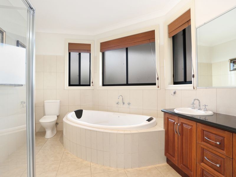 3 The Point, Sanctuary Lakes VIC 3030