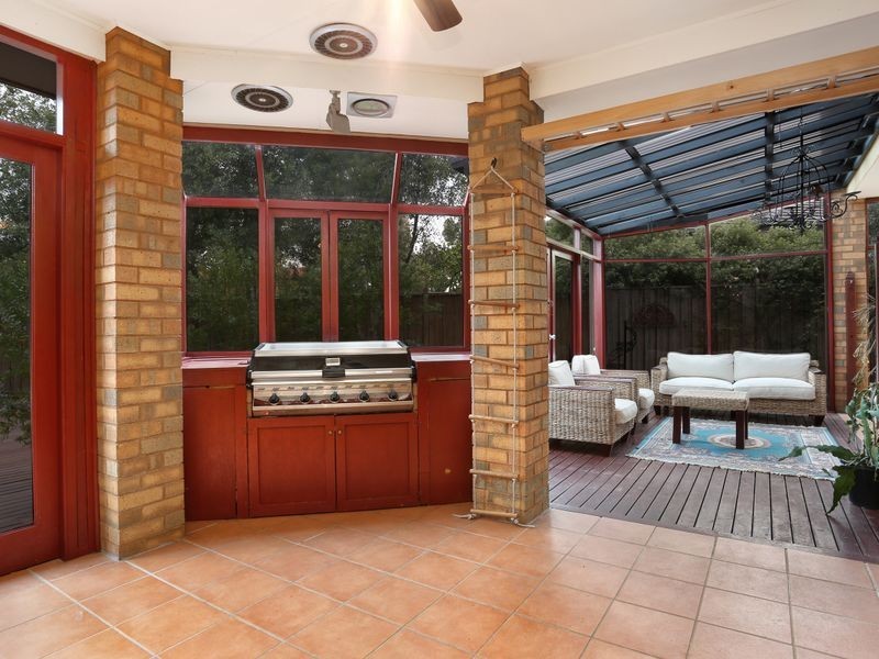 3 The Point, Sanctuary Lakes VIC 3030