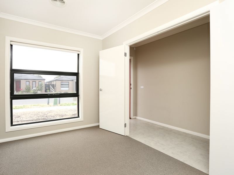 44 Terrene Terrace, Point Cook VIC 3030