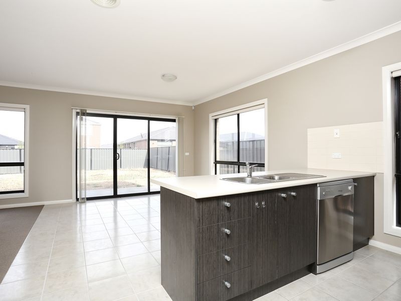 44 Terrene Terrace, Point Cook VIC 3030