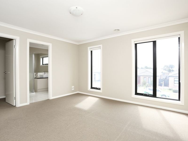 44 Terrene Terrace, Point Cook VIC 3030