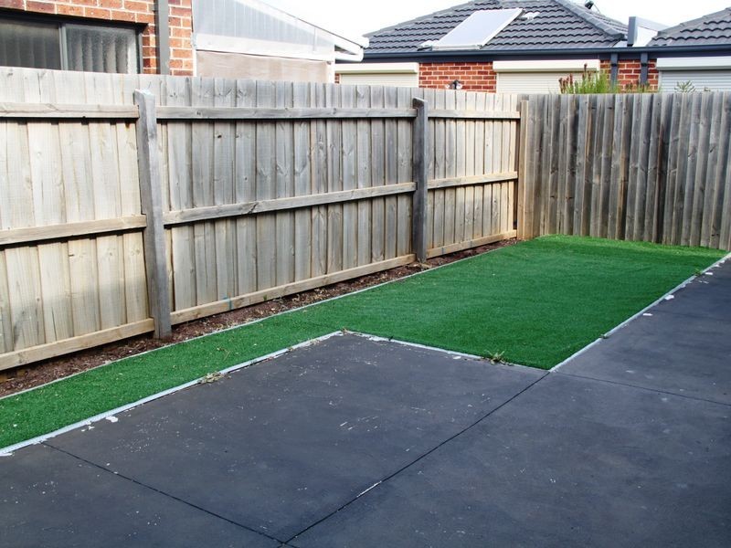 2/10 Saddle Wynd, Truganina VIC 3029