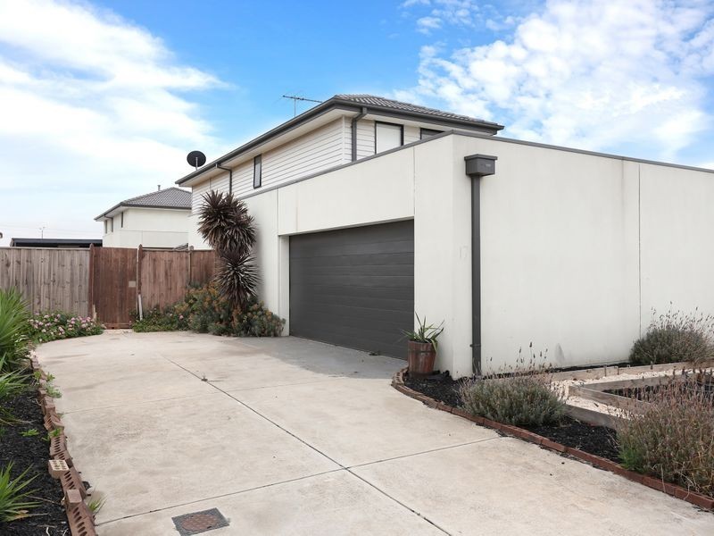 17 Regent Close, Burnside Heights VIC 3023