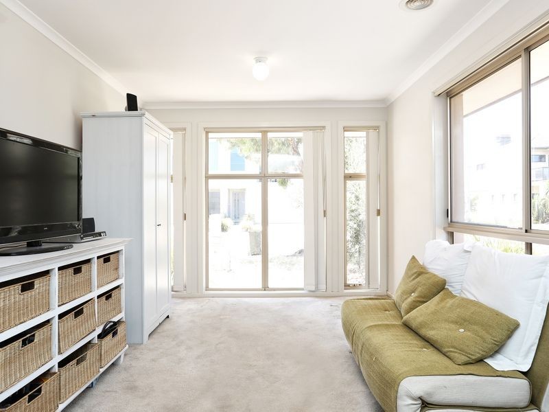 101 Middle Park Drive, Sanctuary Lakes VIC 3030