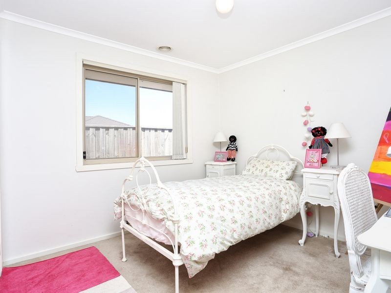 101 Middle Park Drive, Sanctuary Lakes VIC 3030