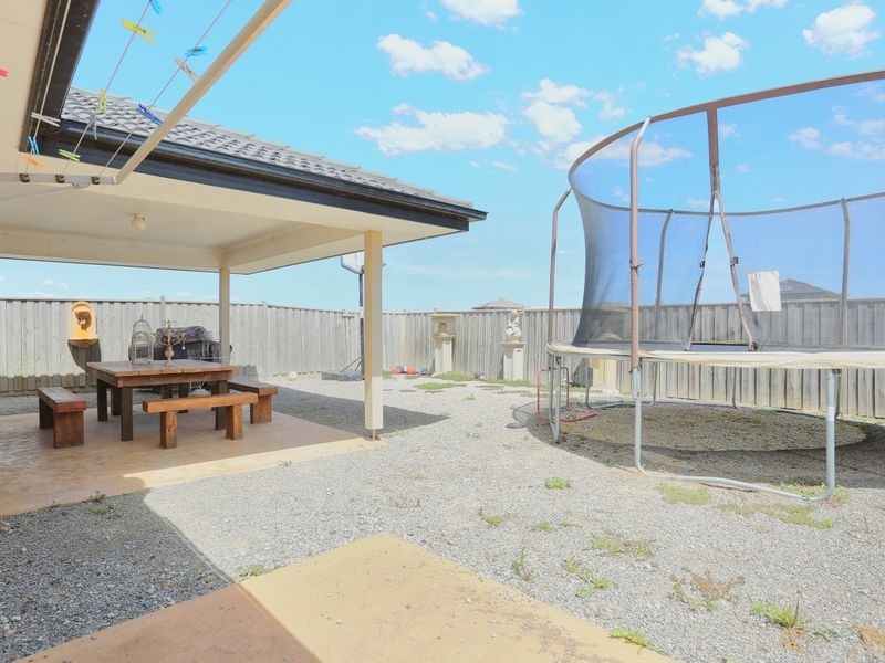 101 Middle Park Drive, Sanctuary Lakes VIC 3030