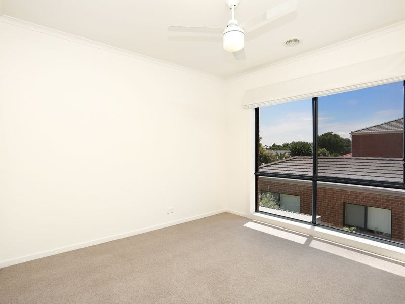 10 Portmans Lane, Point Cook VIC 3030