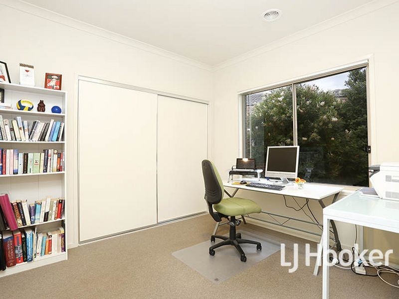 8 Tanner Mews, Point Cook VIC 3030
