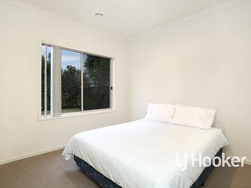 8 Tanner Mews, Point Cook VIC 3030