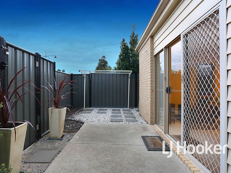 8 Tanner Mews, Point Cook VIC 3030
