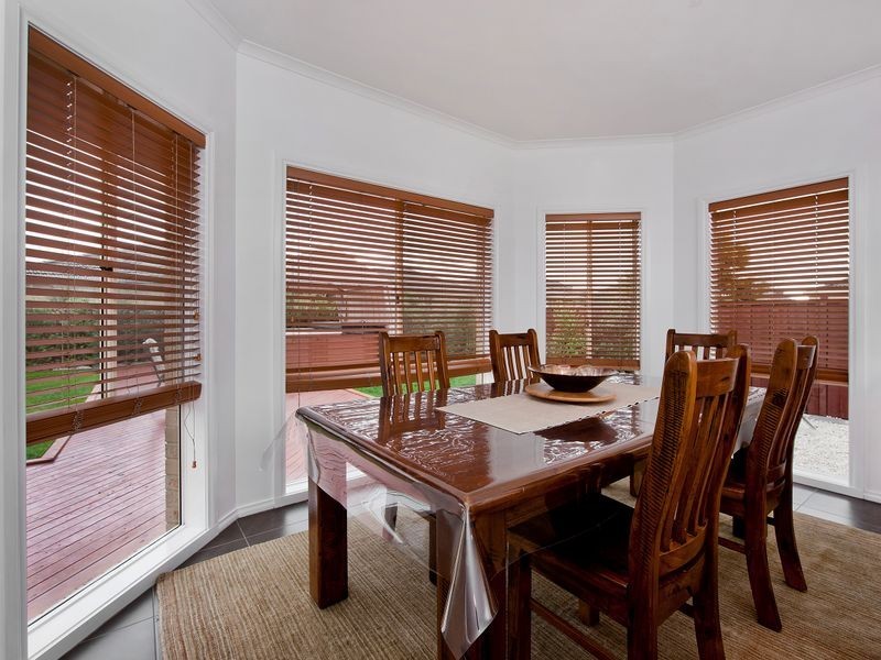 20 South Shore Avenue, Sanctuary Lakes VIC 3030