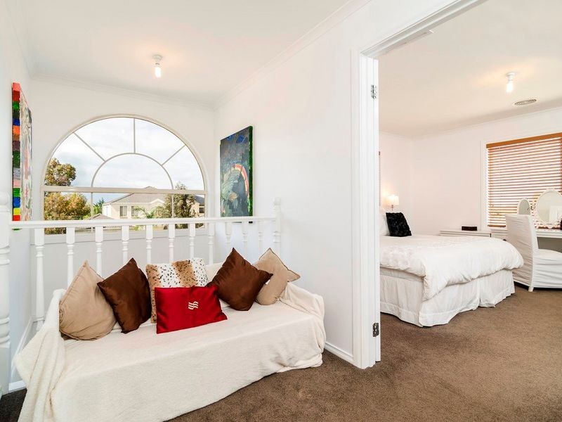 20 South Shore Avenue, Sanctuary Lakes VIC 3030