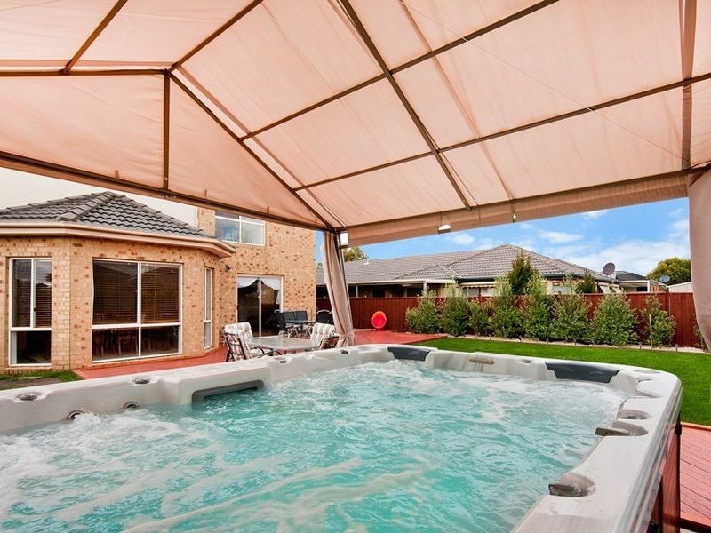 20 South Shore Avenue, Sanctuary Lakes VIC 3030