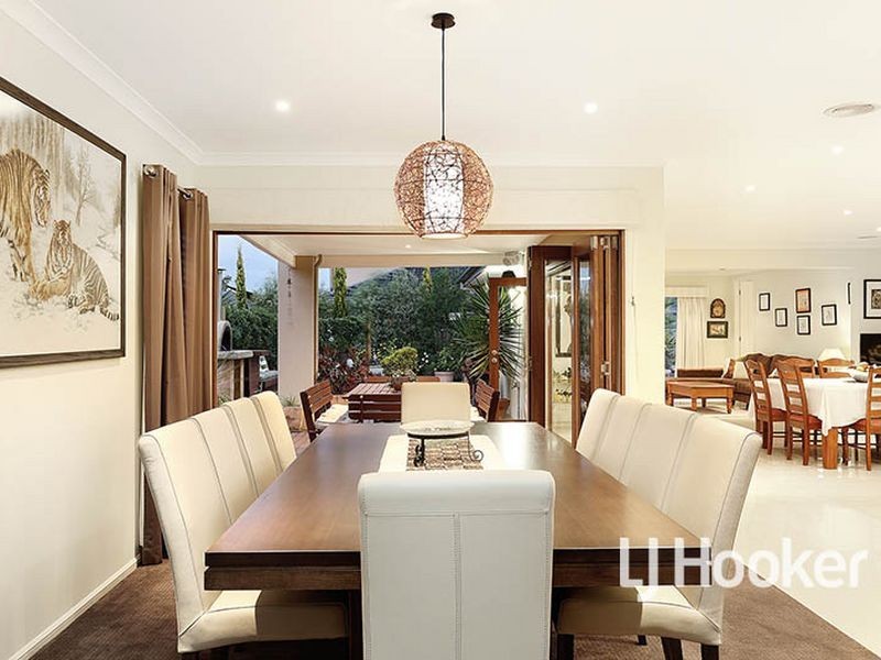 8 Sandhill Rise, Sanctuary Lakes VIC 3030