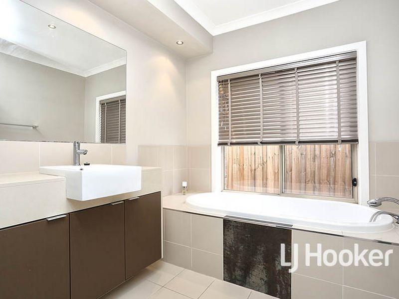 26 Windorah Drive, Point Cook VIC 3030