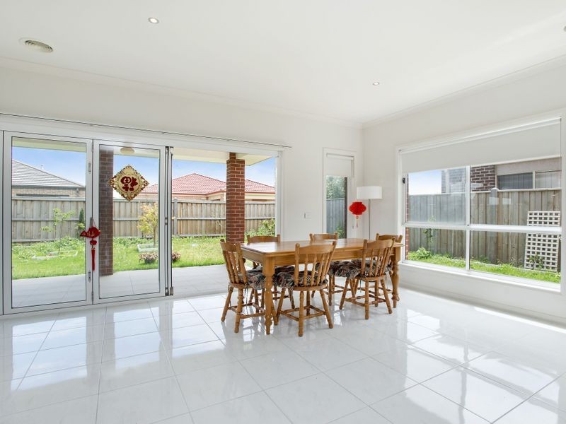15 Tusmore Street, Point Cook VIC 3030