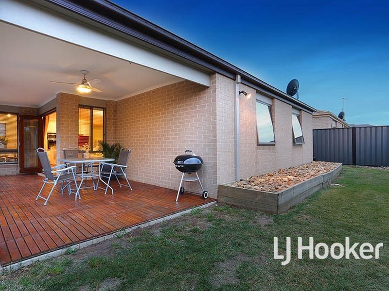 3 Metcalf Way, Point Cook VIC 3030