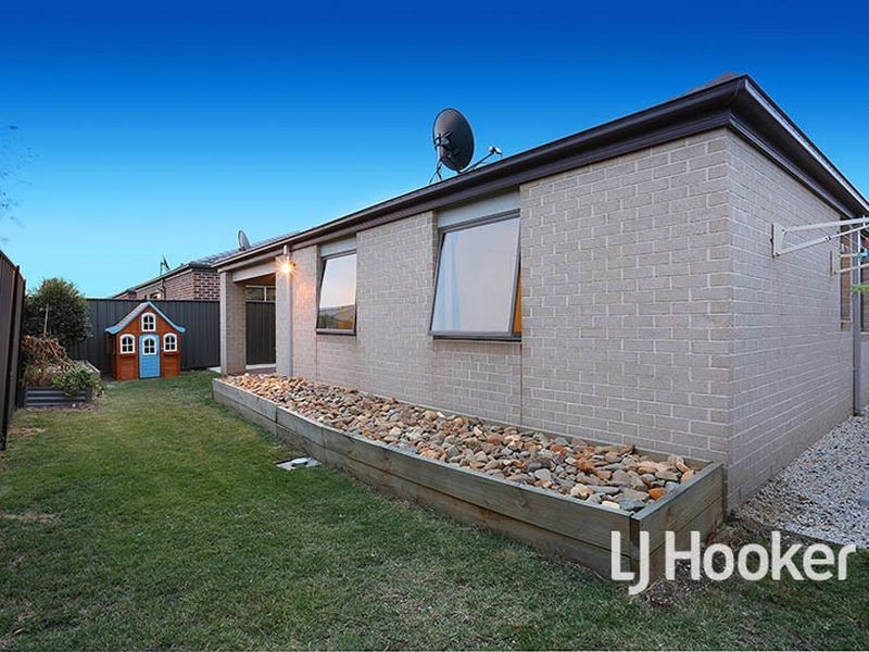 3 Metcalf Way, Point Cook VIC 3030