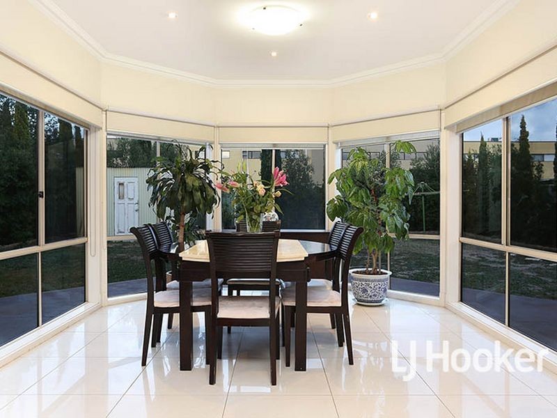 8 Castlewood Place, Point Cook VIC 3030